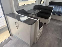 2018 New Age Caravans Manta Ray Mr19er Enduro