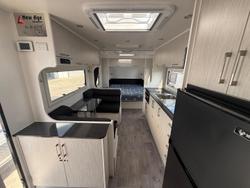 2018 New Age Caravans Manta Ray Mr19er Enduro