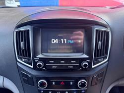 2017 Hyundai iLoad TQ3-V Series II MY18 Creamy White