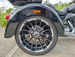 2025 HARLEY-DAVIDSON FLHTCUTG TRI GLIDE U/CLC 114