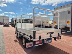2026 Isuzu Trucks NLR 45-150 NLR 45-150 AUTO SWB Traypack