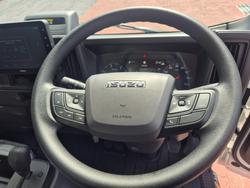 2026 Isuzu Trucks NLR 45-150 NLR 45-150 AUTO SWB Traypack