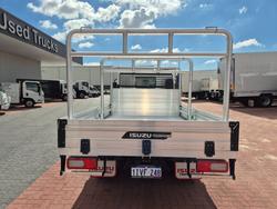 2026 Isuzu Trucks NLR 45-150 NLR 45-150 AUTO SWB Traypack