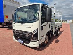 2026 Isuzu Trucks NLR 45-150 NLR 45-150 AUTO SWB Traypack