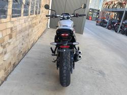 2026 TRIUMPH TRACKER 400 ROAD SILVER