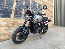 2026 TRIUMPH TRACKER 400 ROAD SILVER