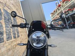 2026 TRIUMPH TRACKER 400 ROAD SILVER