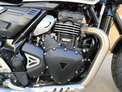 2026 TRIUMPH TRACKER 400 ROAD SILVER