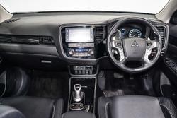 2017 Mitsubishi Outlander PHEV Exceed