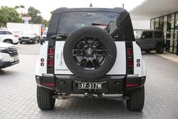 2025 Land Rover Defender 110 D350 X-Dynamic SE