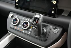 2025 Land Rover Defender 110 D350 X-Dynamic SE