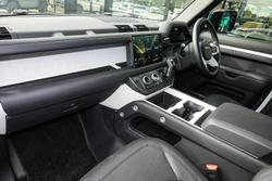 2025 Land Rover Defender 110 D350 X-Dynamic SE