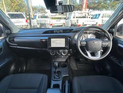 2022 Toyota Hilux SR