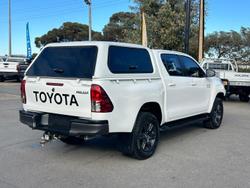 2022 Toyota Hilux SR