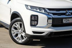 2023 Mitsubishi ASX ES
