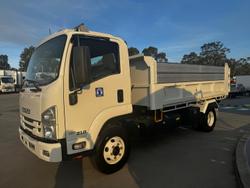 2018 Isuzu F Series FRR107-210