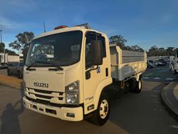2018 Isuzu F Series FRR107-210