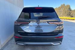 2025 Mitsubishi Outlander Exceed Tourer