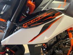 2026 KTM 990 Duke R Duke Orange