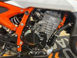 2026 KTM 990 Duke R Duke Orange