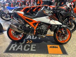 2026 KTM 990 Duke R Duke Orange