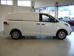 2023 LDV G10 +