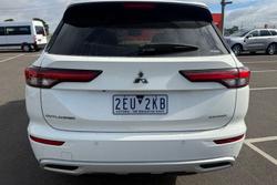 2022 Mitsubishi Outlander Exceed
