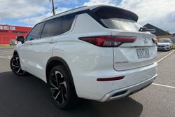 2022 Mitsubishi Outlander Exceed