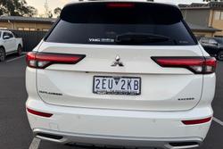 2022 Mitsubishi Outlander Exceed