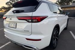 2022 Mitsubishi Outlander Exceed