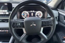 2022 Mitsubishi Outlander Exceed