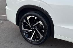 2022 Mitsubishi Outlander Exceed