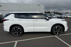 2022 Mitsubishi Outlander Exceed