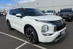 2022 Mitsubishi Outlander Exceed