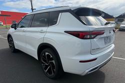 2022 Mitsubishi Outlander Exceed