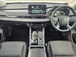 2022 Mitsubishi Outlander LS
