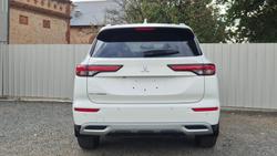 2022 Mitsubishi Outlander LS