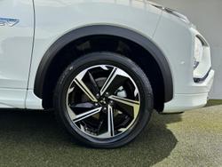 2022 Mitsubishi Eclipse Cross PHEV Exceed