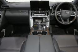 2025 Toyota Landcruiser VX