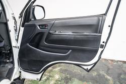 2018 Toyota Hiace Commuter