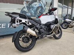 2026 BMW Motorrad R 1300 GS Red