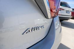 2016 Toyota Camry Altise