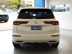 2023 Mitsubishi Outlander Exceed