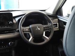 2023 Mitsubishi Outlander Exceed