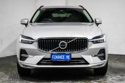 2022 Volvo XC60 B5 Momentum
