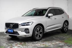 2022 Volvo XC60 B5 Momentum