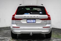 2022 Volvo XC60 B5 Momentum