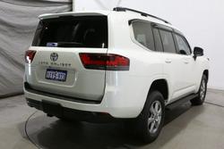 2025 Toyota Landcruiser VX