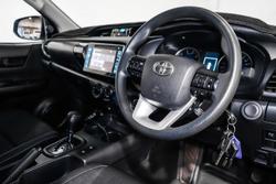 2019 Toyota Hilux SR