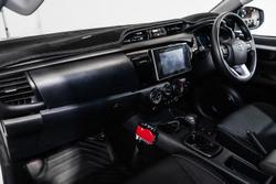 2019 Toyota Hilux SR